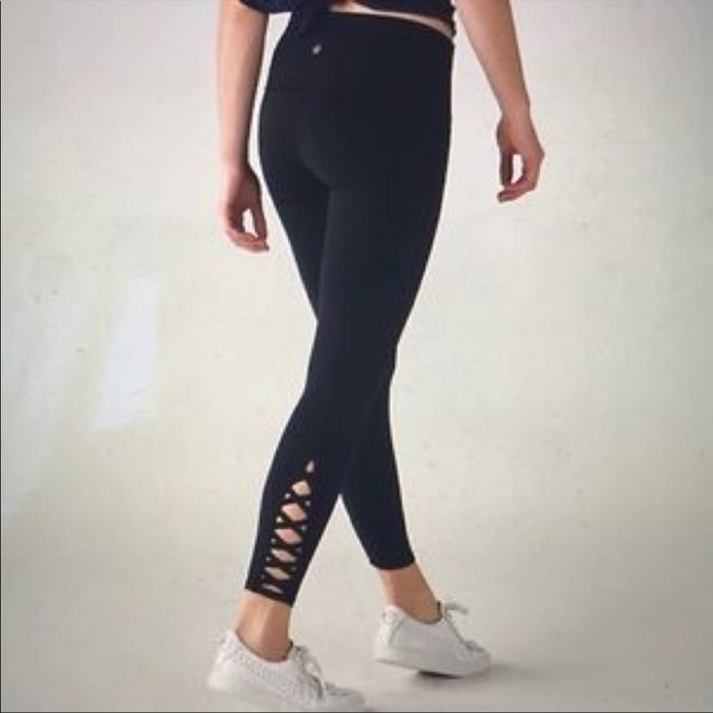 Lululemon Size 4 Criss Cross Leggings